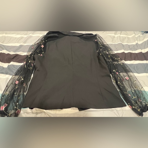 BIG SALE(3 for $50)-Black Blazer with Floral Sheer Sleeves and a pantsuit set. - Picture 7 of 7